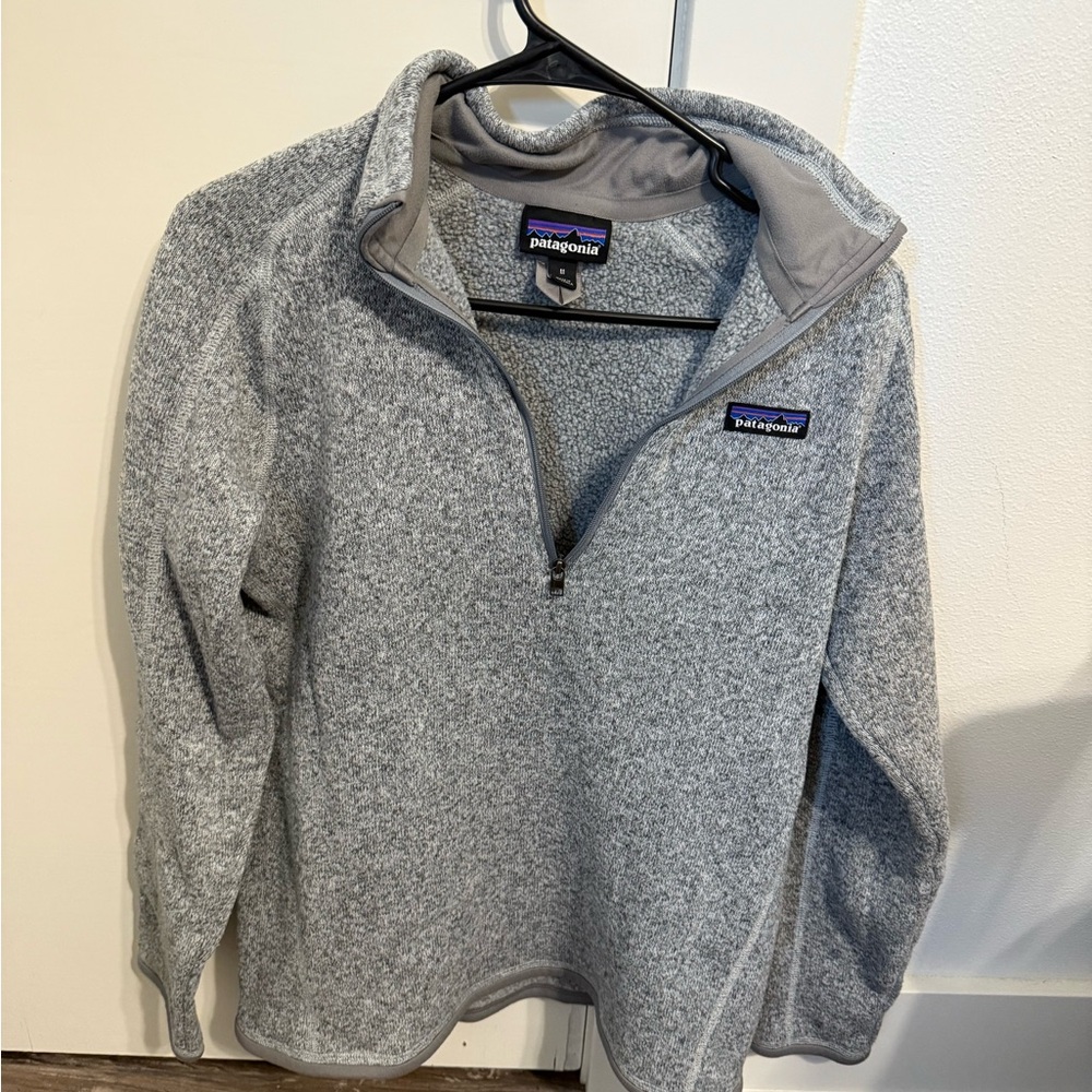Patagonia women’s Zip-Up Sweater in Heather Gray